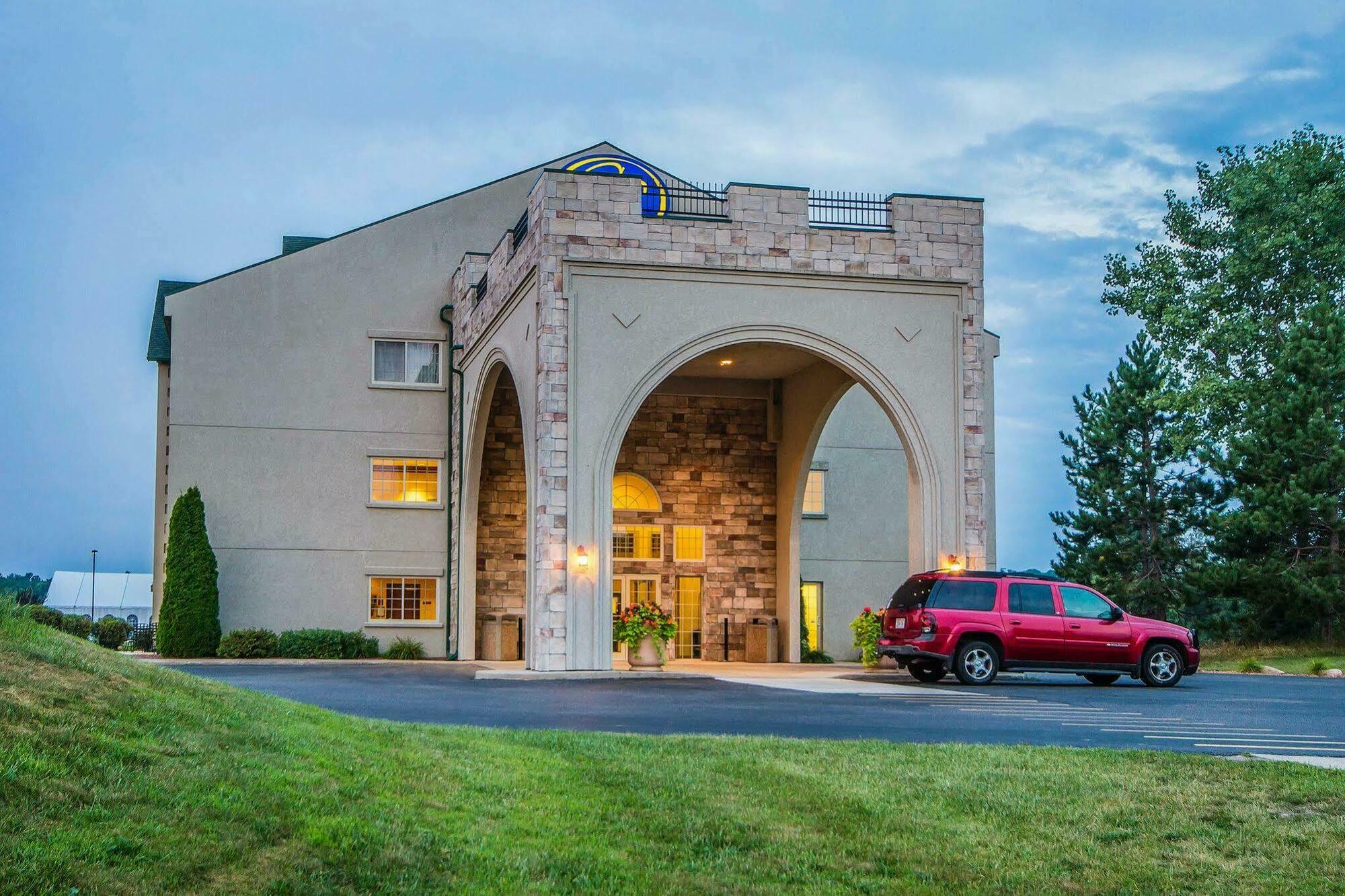 Comfort Suites At Par 4 Resort Waupaca Buitenkant foto