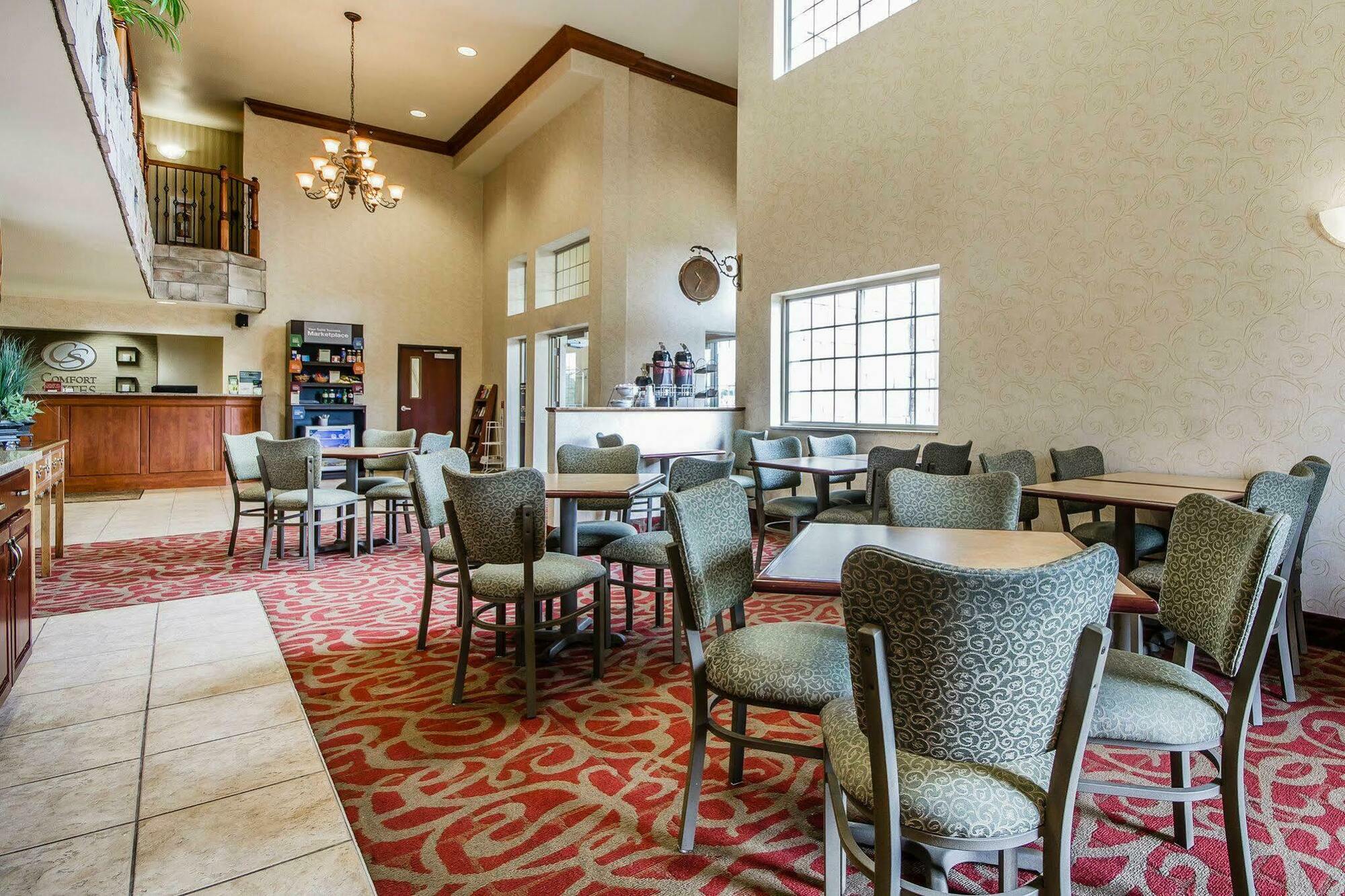 Comfort Suites At Par 4 Resort Waupaca Buitenkant foto